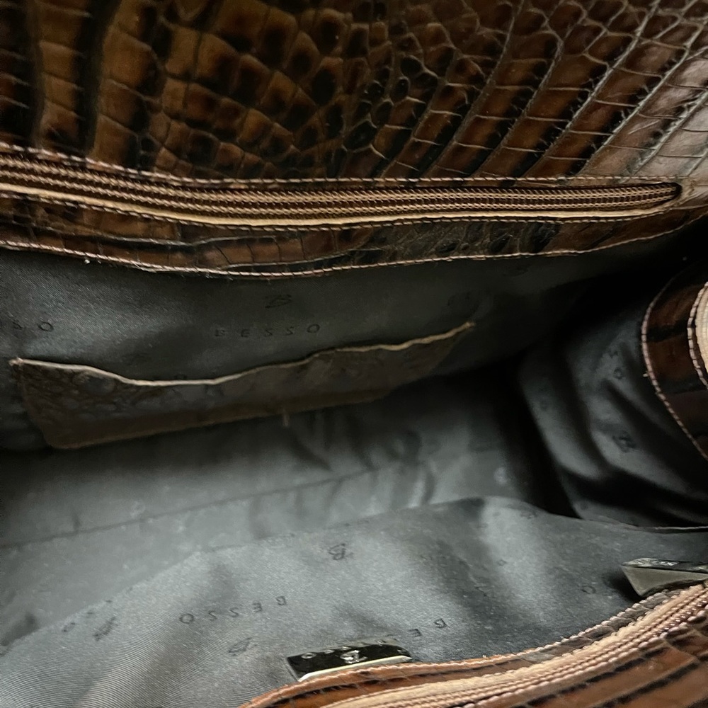 Paris Handbags, New York Genuine leather embossed handbag - Picture 13 of 13